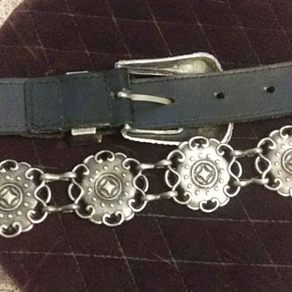 Vintage Liz Claiborne belt - Picture 3 of 3